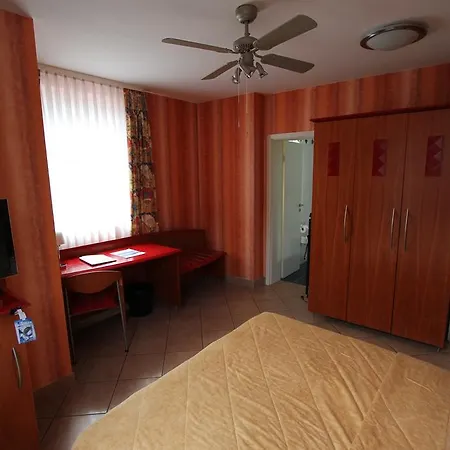 Hotel Mado